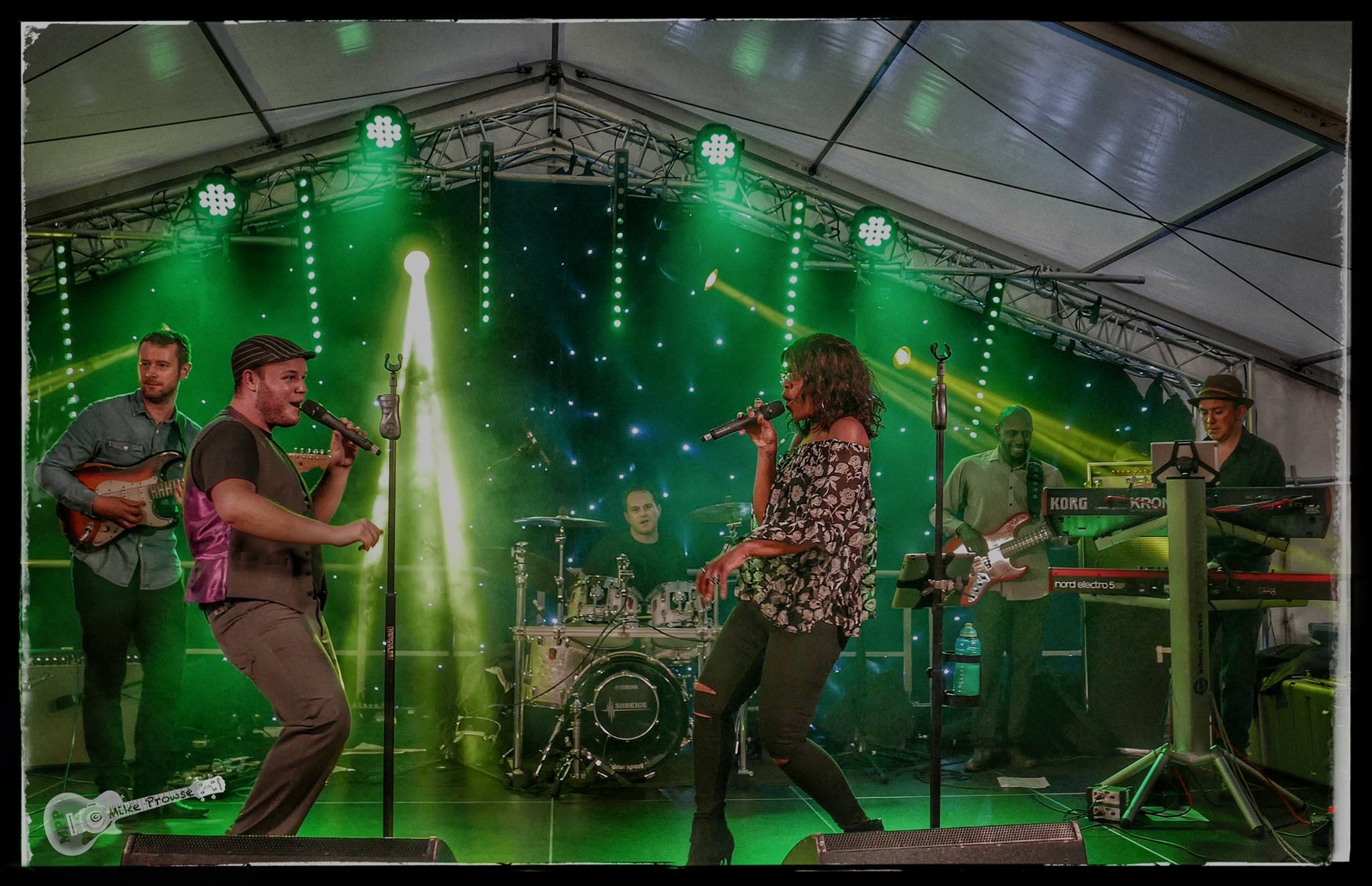 truss hire , concert trussing , rigging services , truss rigging , lighting truss , 