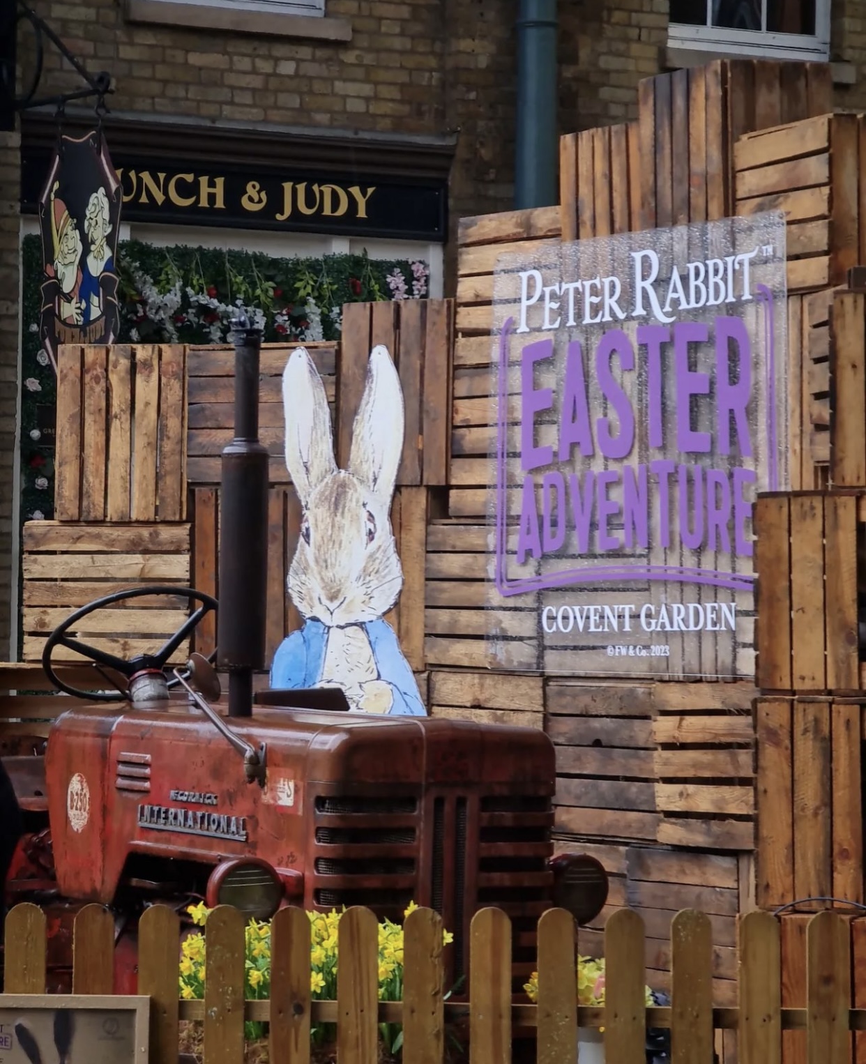 rustic picket fence hire , rustic fence , rustic fence events , picket fence hire , rental of picket fence , wooden fence hire , eventmen , stagemen ,