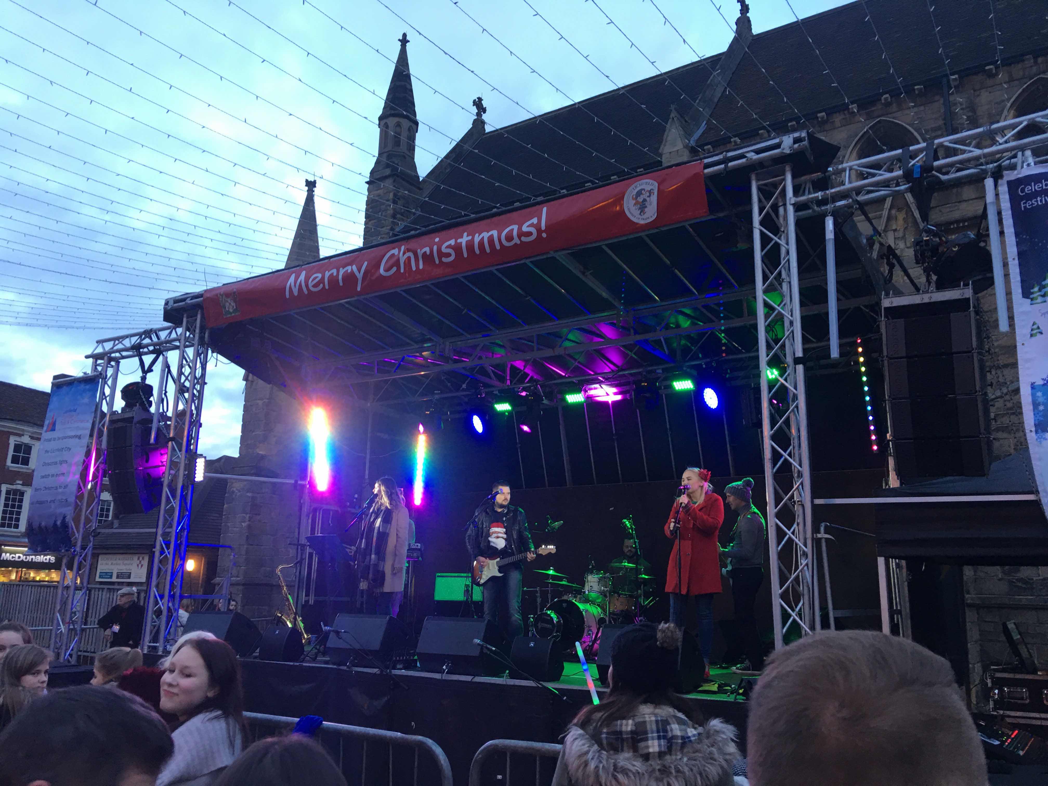 outdoor stage guide , stage help , staging guide , outdoor stage help , outdoor stage review , outdoor staging for rent , outdoor staging guide with tips and tricks plus FAQ