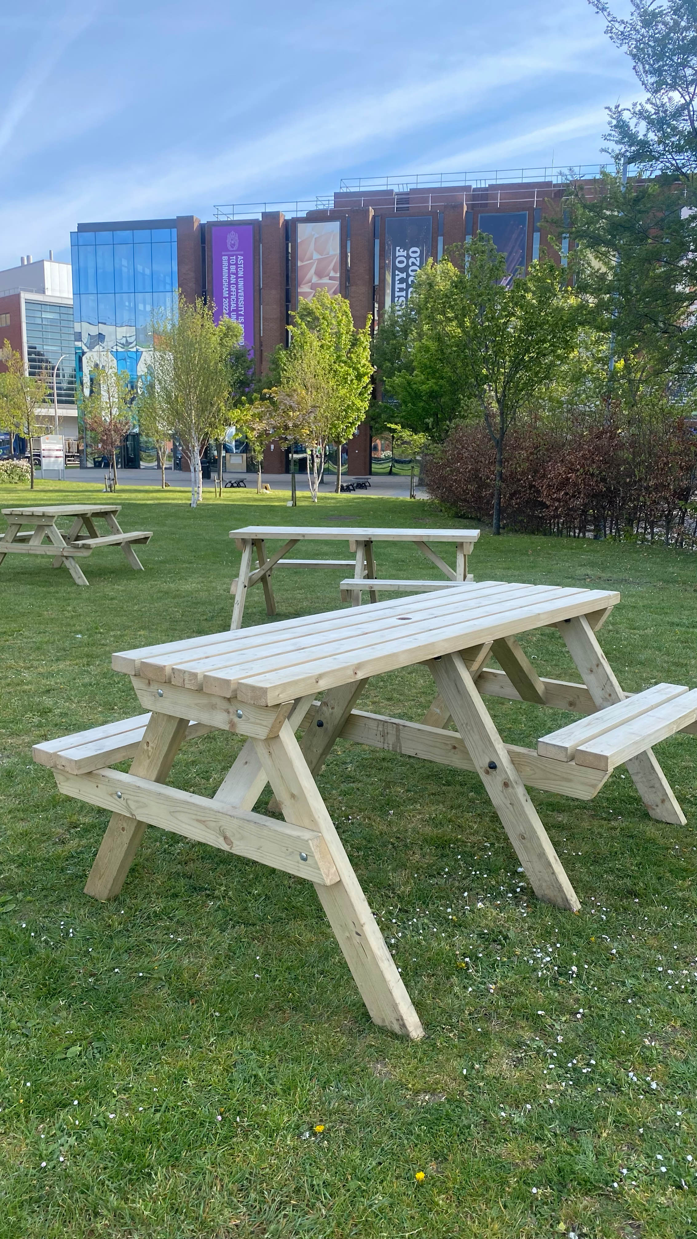 dda compliant , dda seating , dda compliant seating , picnic bench table hire , picnic table hire , outdoor table hire , outdoor seating hire , outdoor seating rental , outdoor events , 