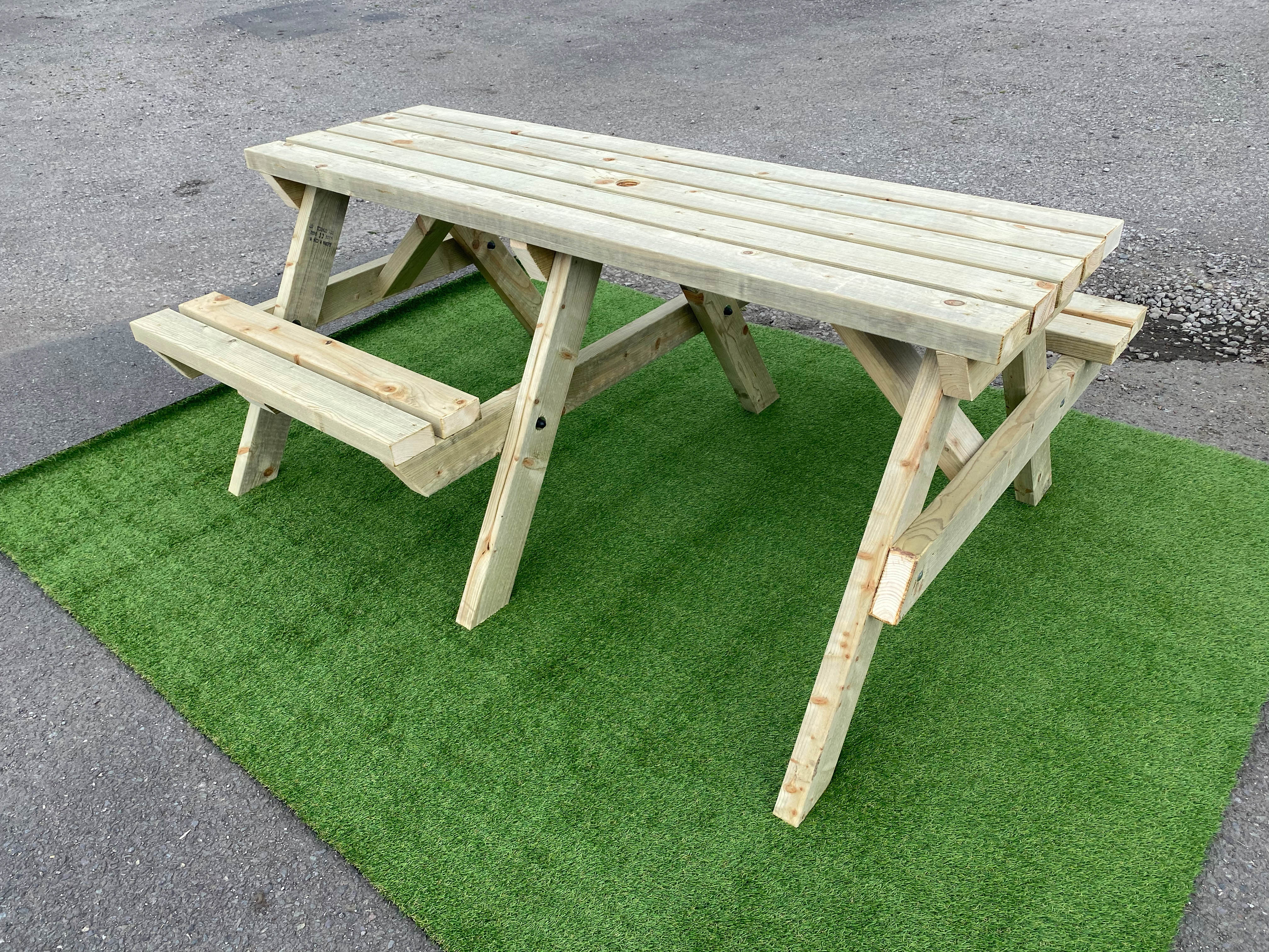 dda compliant , dda seating , dda compliant seating , picnic bench table hire , picnic table hire , outdoor table hire , outdoor seating hire , outdoor seating rental , outdoor events , 