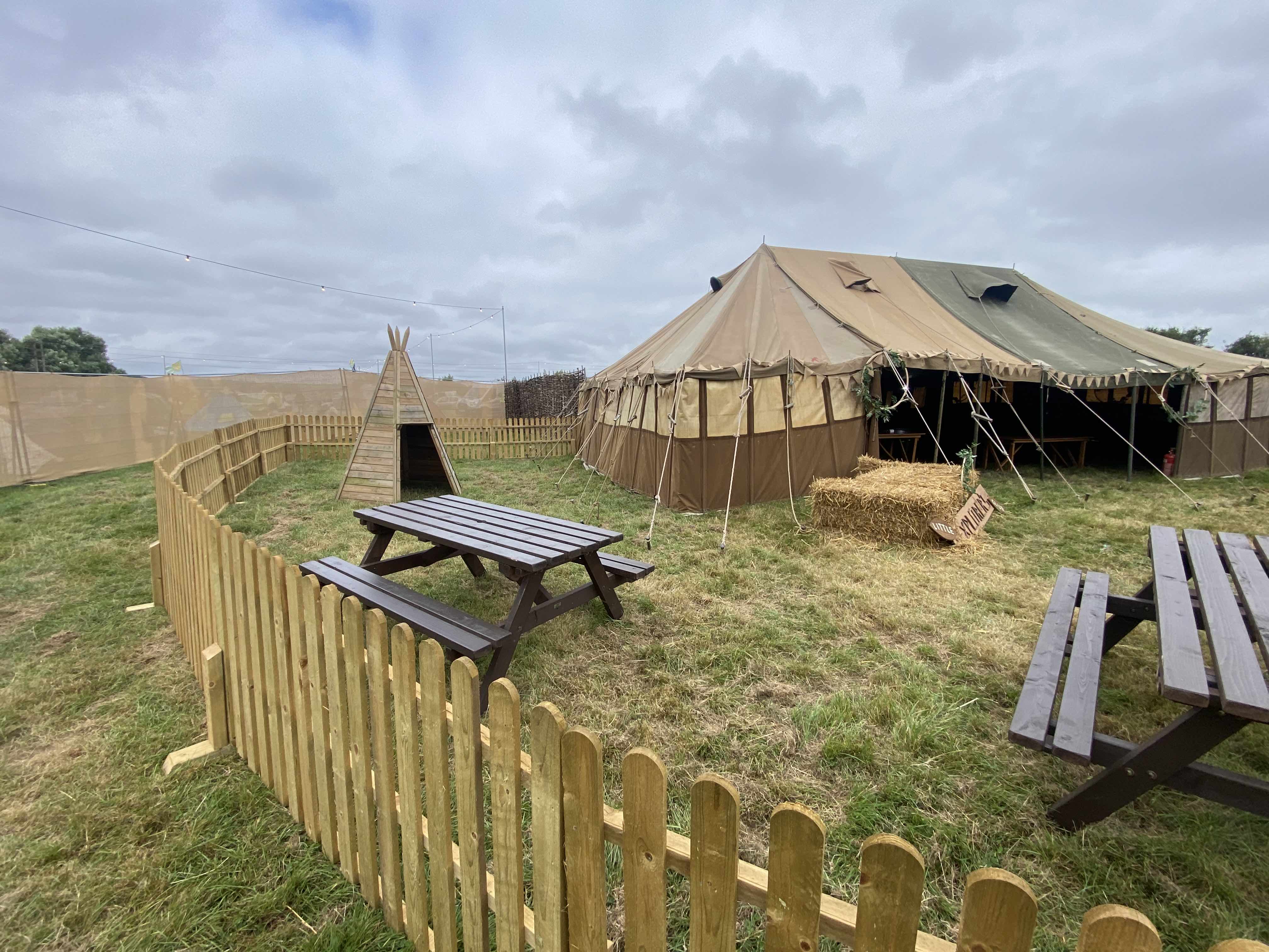 rustic picket fence hire , rustic fence , rustic fence events , picket fence hire , rental of picket fence , wooden fence hire , eventmen , stagemen ,