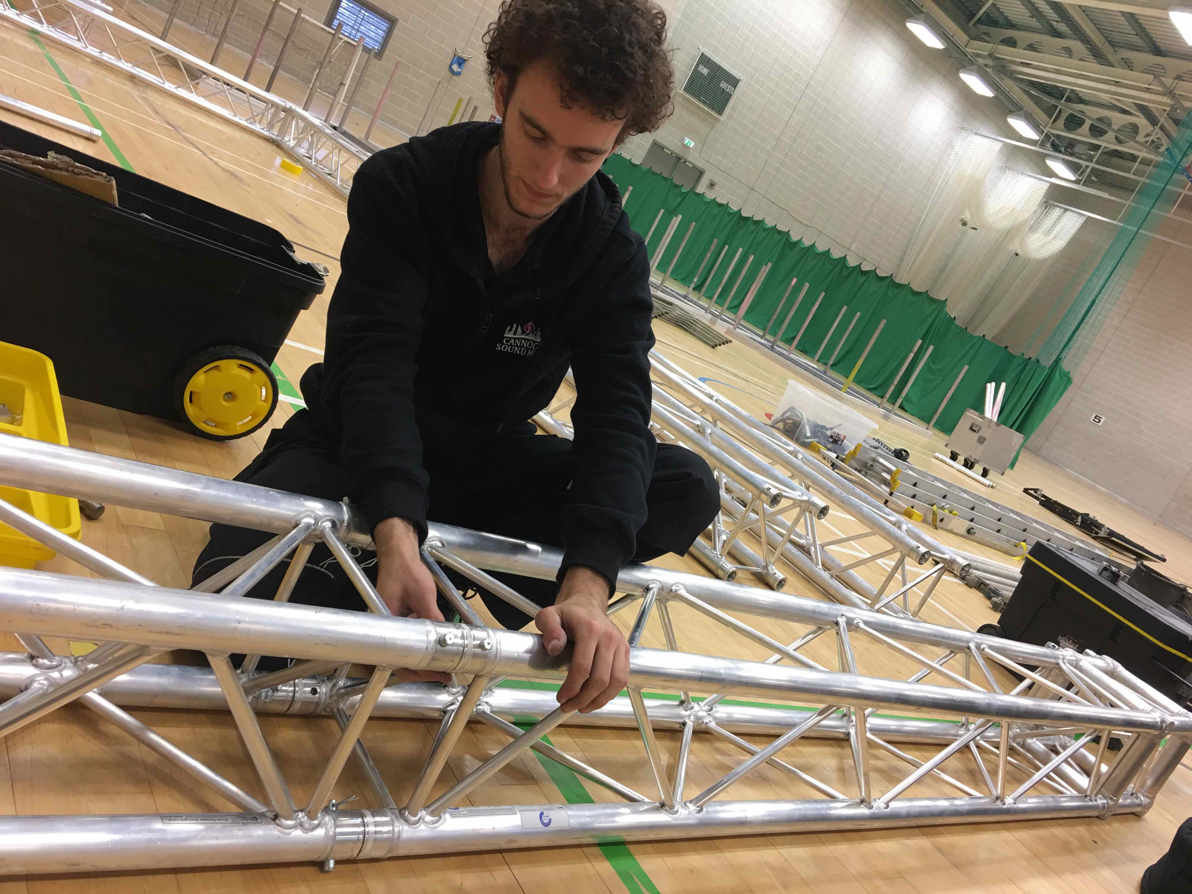 Truss hire near to me - Stage Men