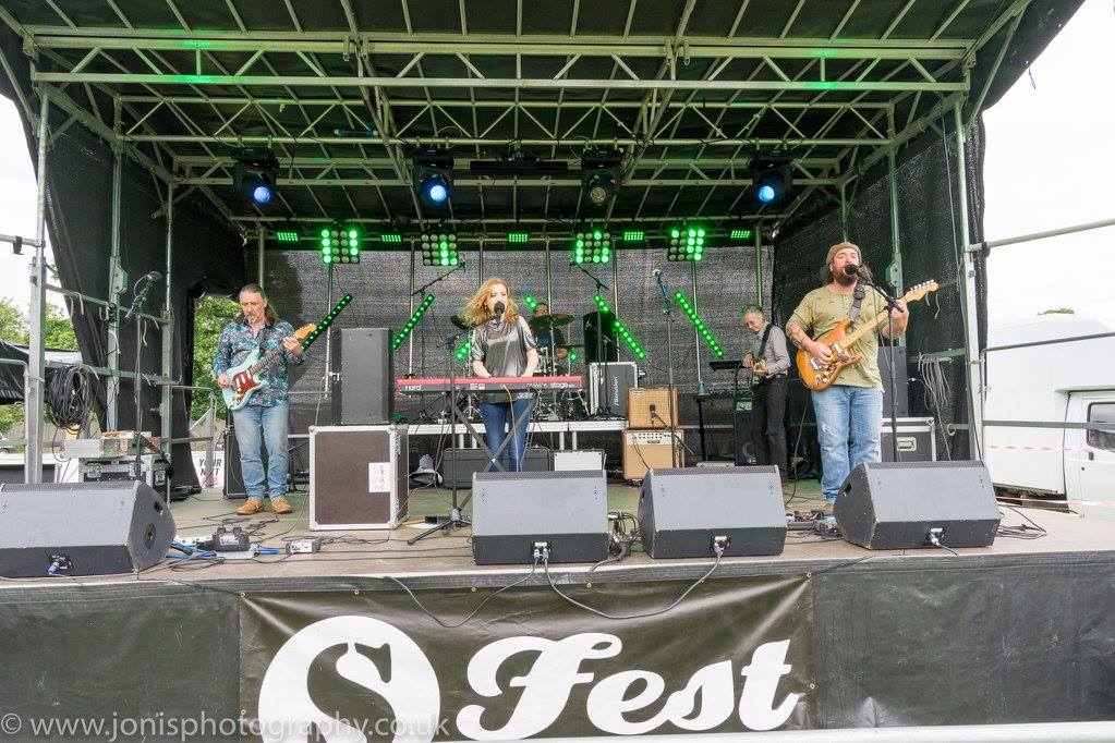 outdoor stage hire, stage for festival , stage hire near me , staging for events , staging for concert , platform hire , 