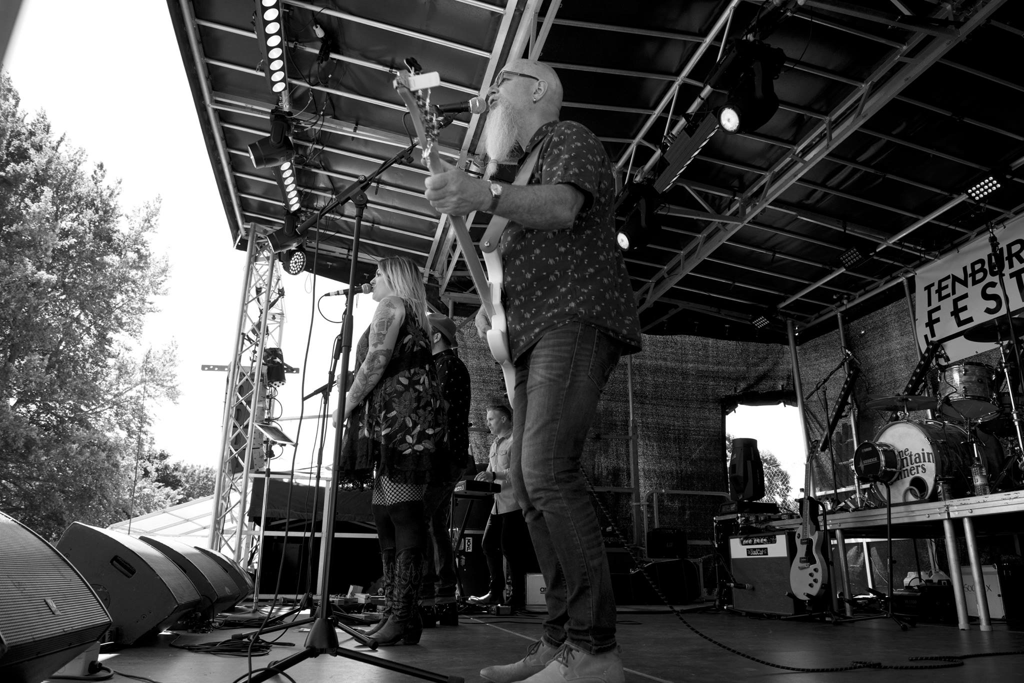 outdoor stage hire, stage for festival , stage hire near me , staging for events , staging for concert , platform hire , 