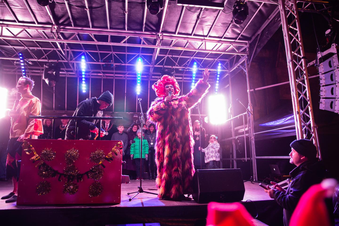 outdoor stage hire, stage for festival , stage hire near me , staging for events , staging for concert , platform hire , 