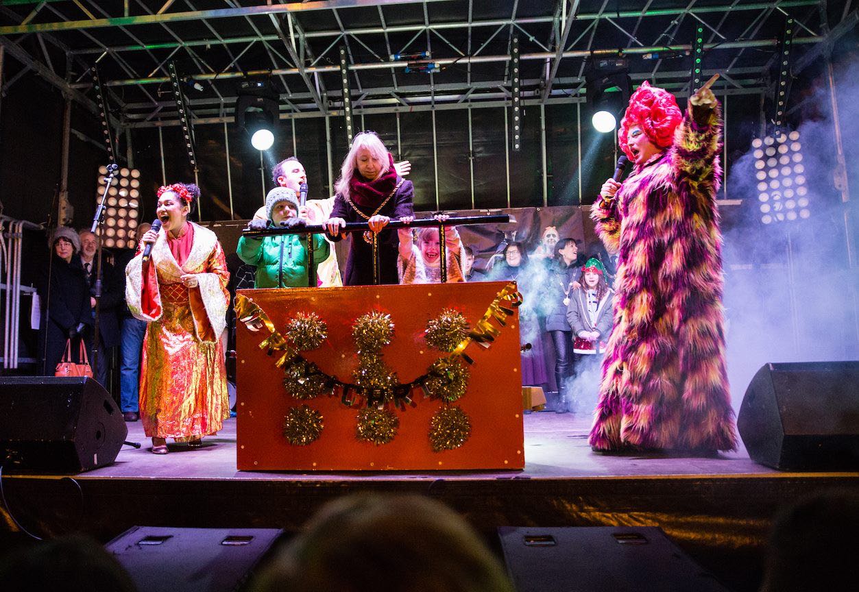 outdoor stage hire, stage for festival , stage hire near me , staging for events , staging for concert , platform hire , 