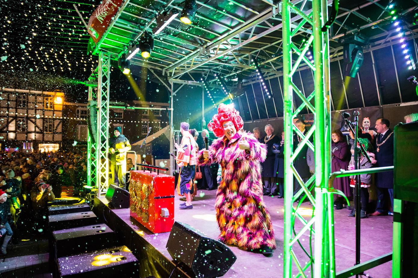 outdoor stage hire, stage for festival , stage hire near me , staging for events , staging for concert , platform hire , 