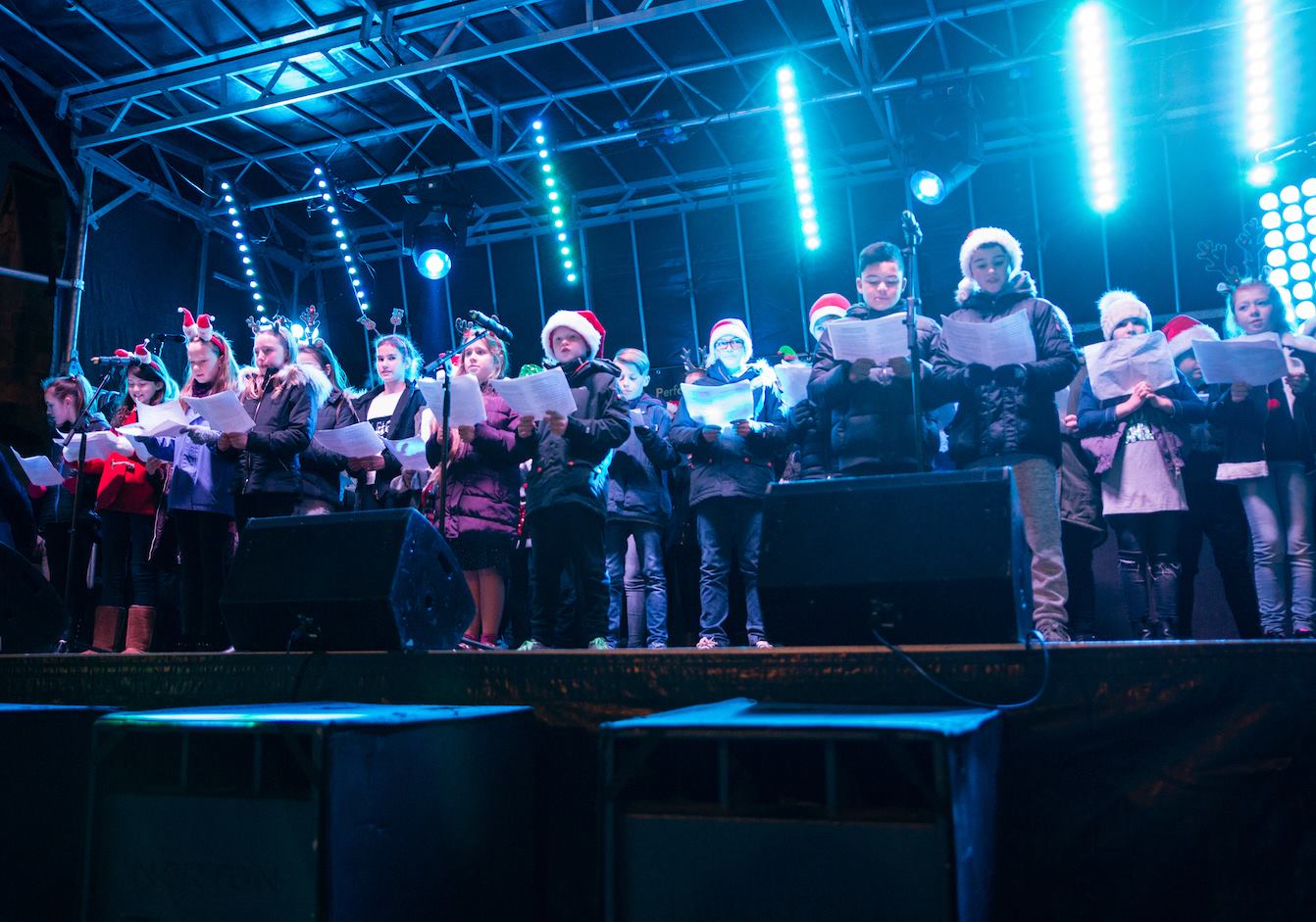 outdoor stage hire, stage for festival , stage hire near me , staging for events , staging for concert , platform hire , 