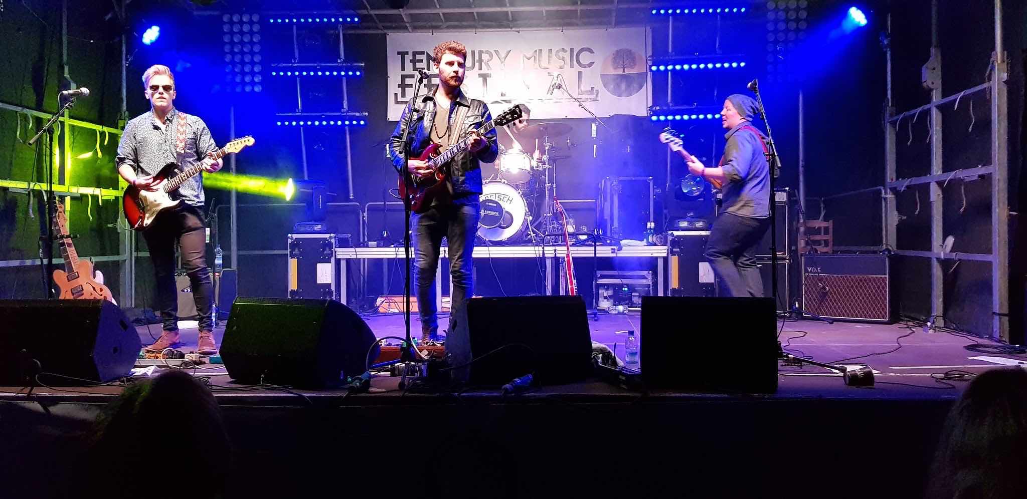 outdoor stage hire, stage for festival , stage hire near me , staging for events , staging for concert , platform hire , stage hire Birimingham , stage hire London , stage hire Nottingham , stage hire Stafford , 