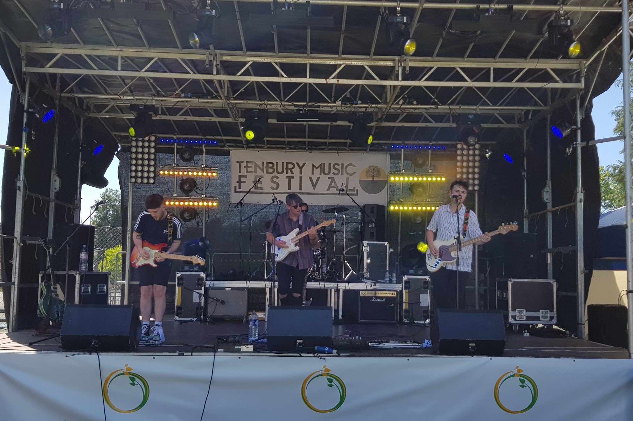 outdoor stage hire, stage for festival , stage hire near me , staging for events , staging for concert , platform hire , stage hire Birimingham , stage hire London , stage hire Nottingham , stage hire Stafford , 