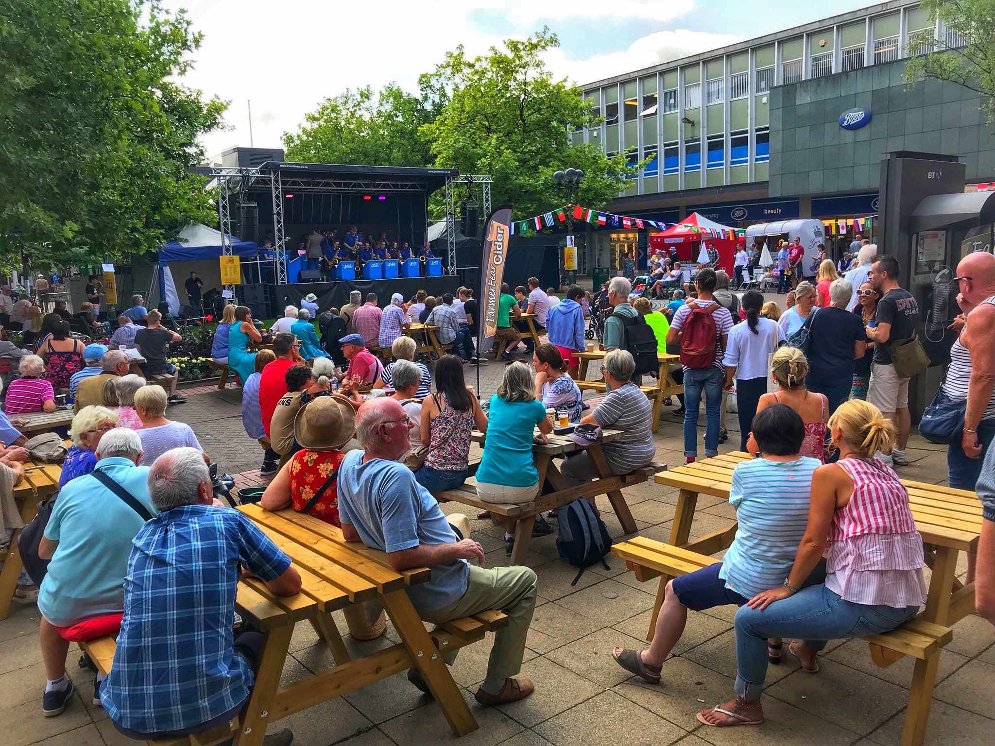 outdoor stage hire, stage for festival , stage hire near me , staging for events , staging for concert , platform hire , stage hire Birimingham , stage hire London , stage hire Nottingham , stage hire Stafford , 