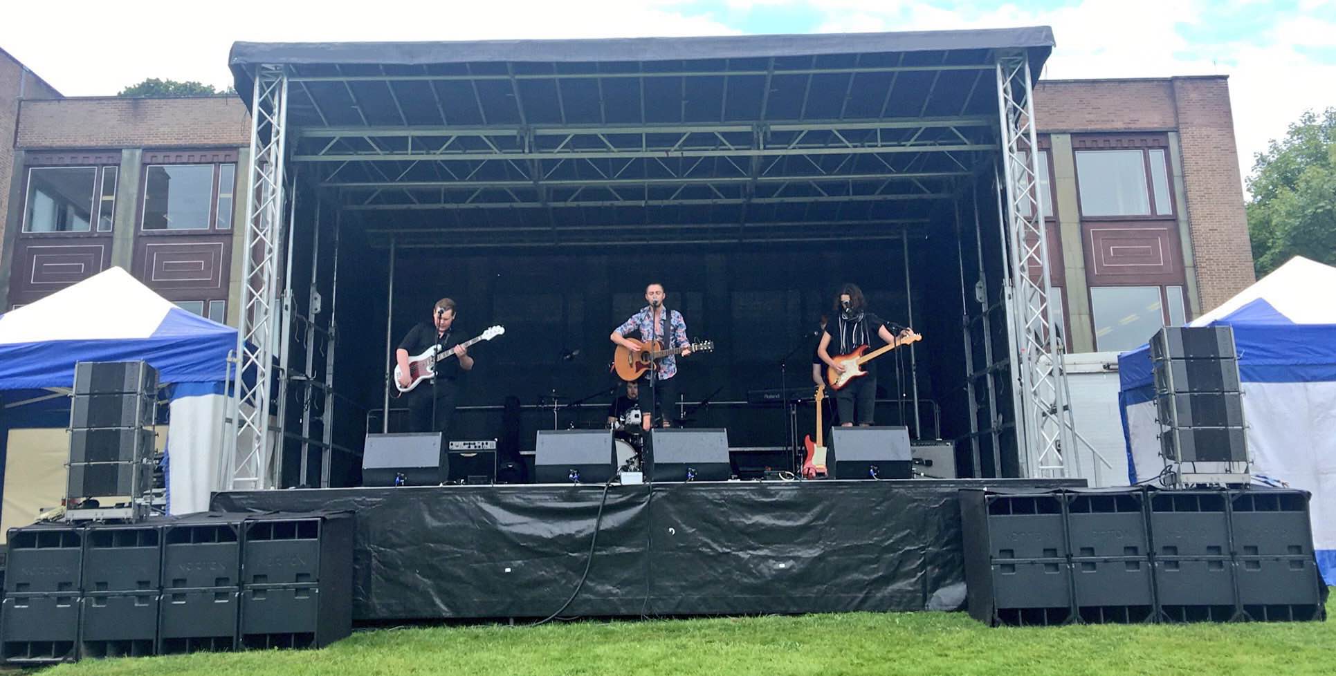 outdoor stage hire, stage for festival , stage hire near me , staging for events , staging for concert , platform hire , 