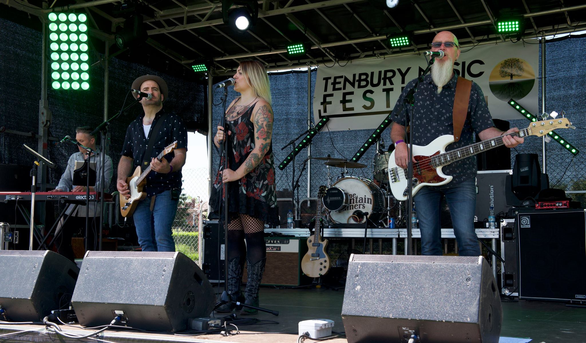 outdoor stage hire, stage for festival , stage hire near me , staging for events , staging for concert , platform hire , 