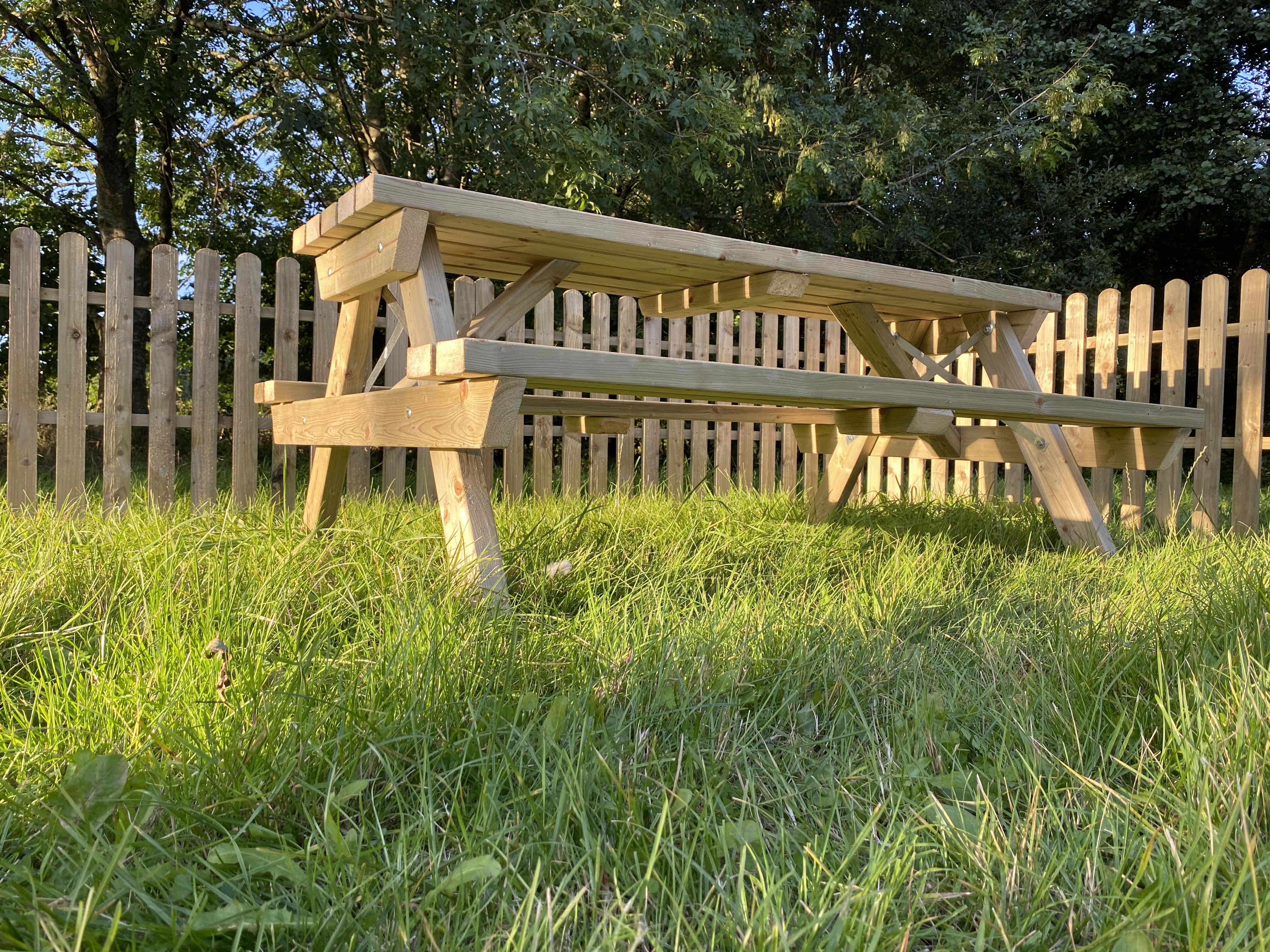 picnic bench hire , benches for hire , benches 4 hire , table hire , event table hire ,