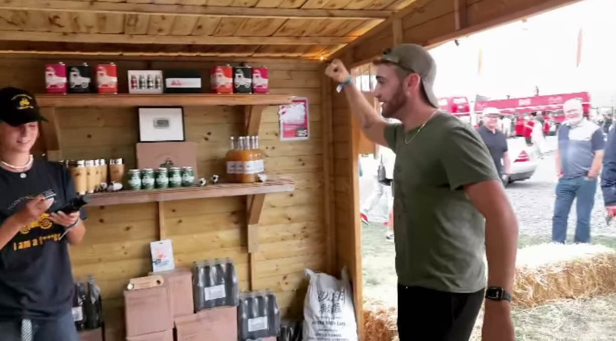 wooden chalet hire , wooden shed hire , chalet rental , christmas market chalet , market shed for hire , hire a market shed , food festival chalet hire , 